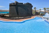 Barceló El Castillo Beach Resort